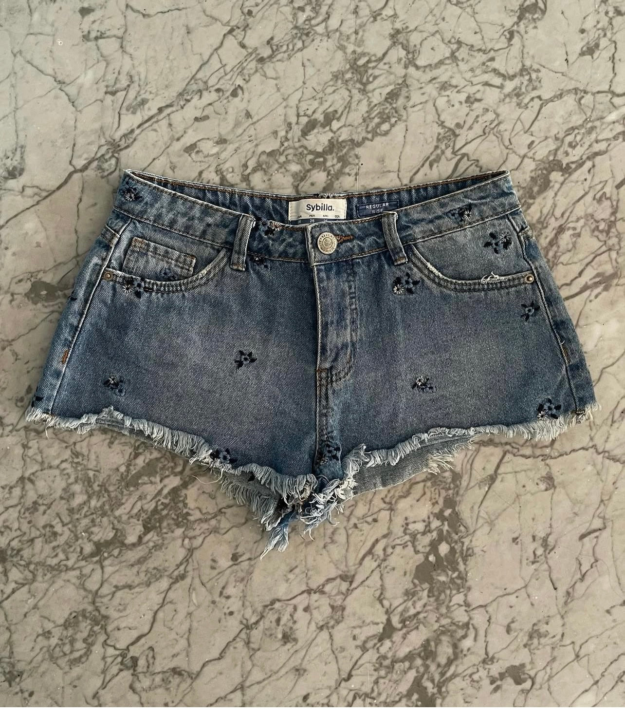 Shorts Denim con Flores bordadas - Sybilla