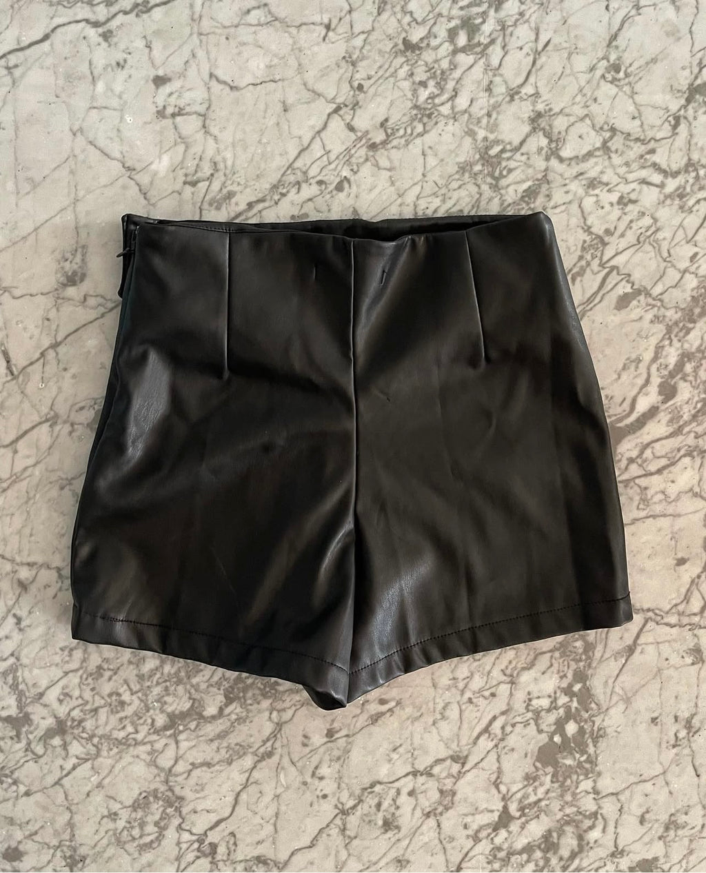 Falda Short cuero sintético - Marca independiente