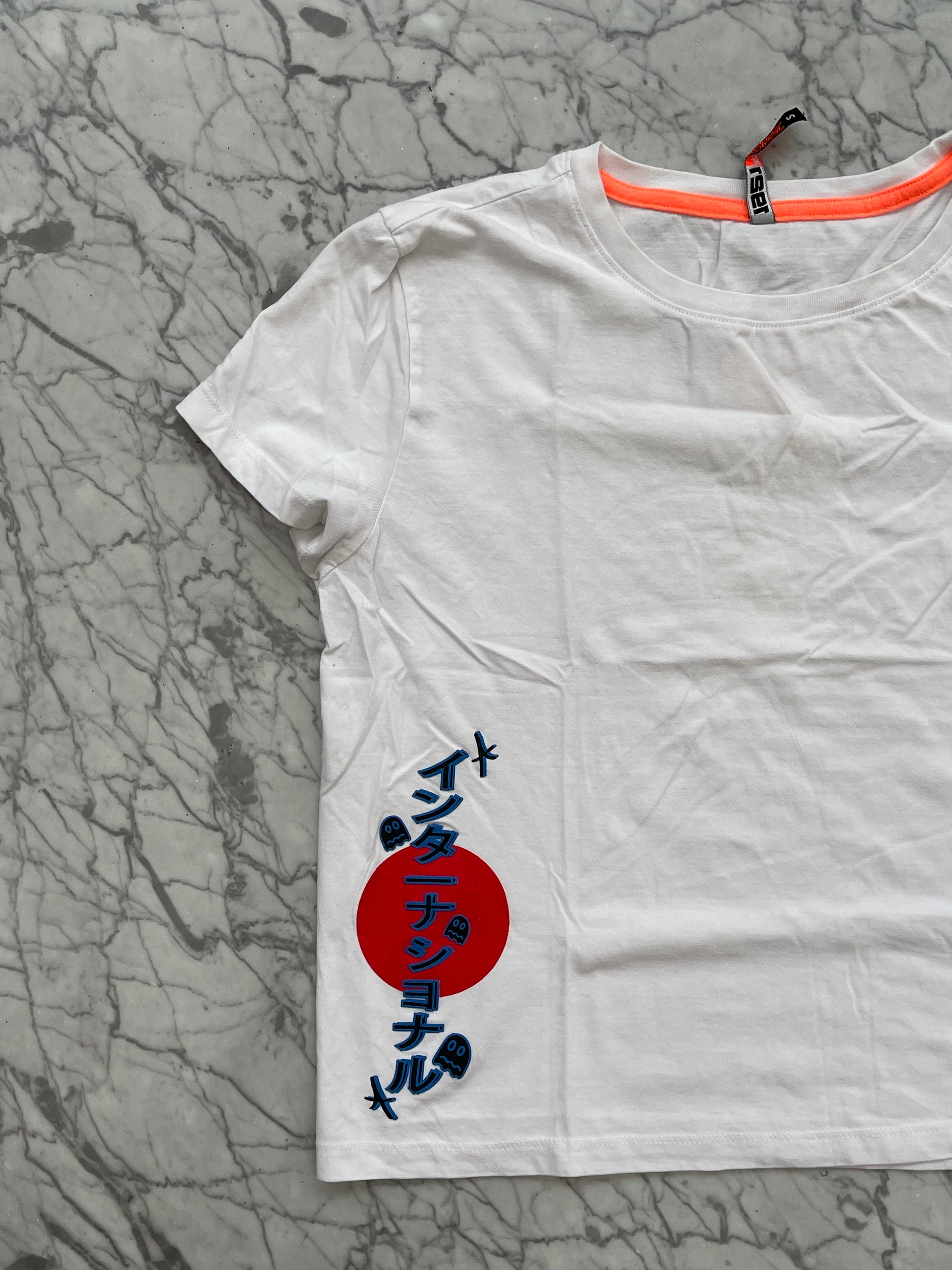 Polo básico diseño ánime - Marca genérica