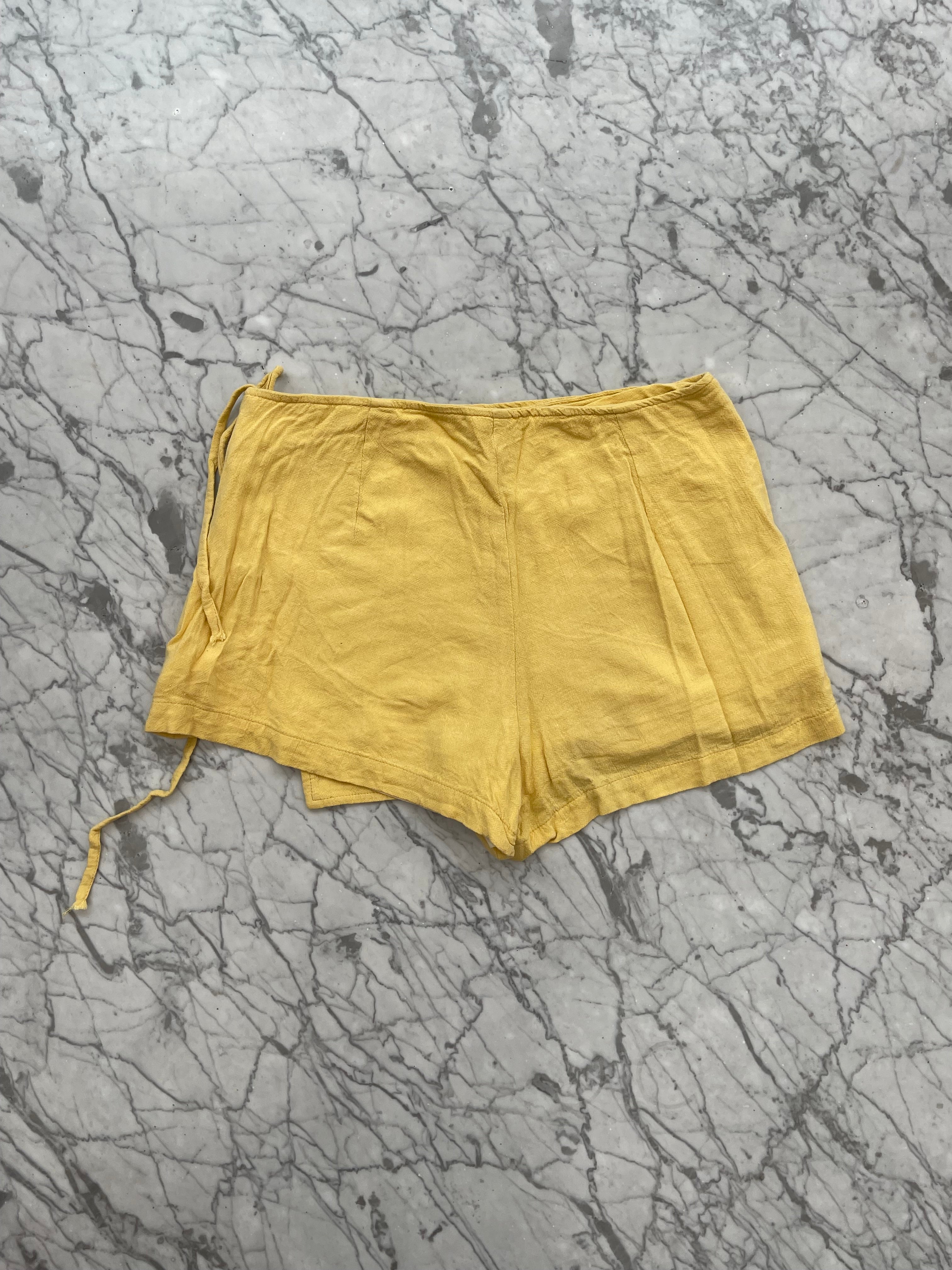 Falda Short Amarilla - ALUA