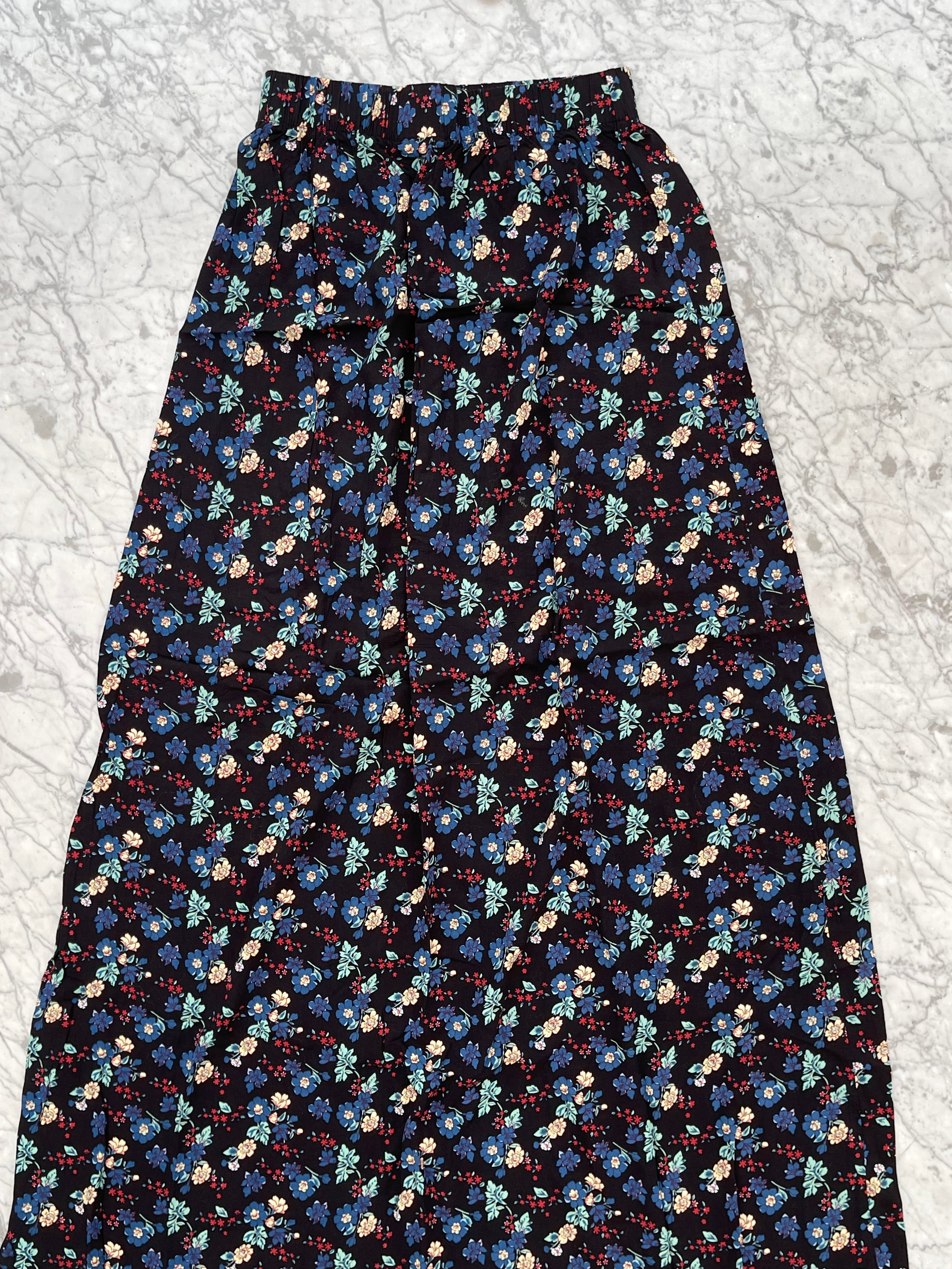 Falda larga negra floreada - Sybilla